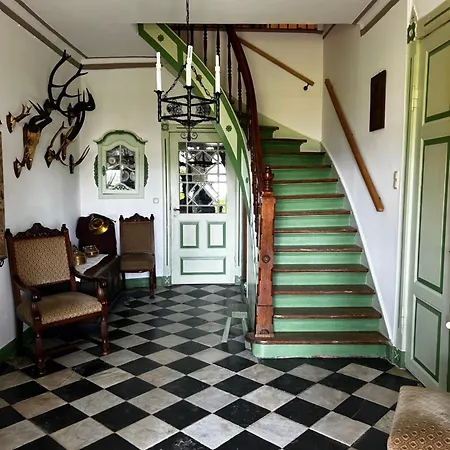 Moderswarft Daire *